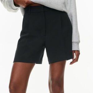 NEVER OPENED: Aritzia The Effortless Pant™ THE EFFORTLESS SHORT MID-THIGH size 8